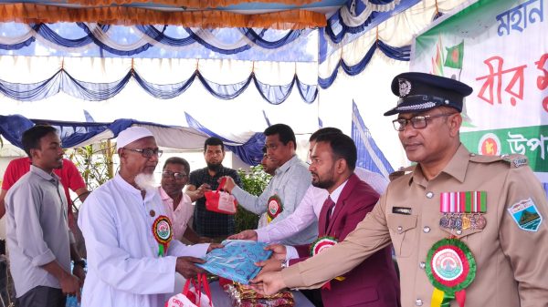 ভাঙ্গুড়ায় স্বাধীনতা দিবসে ৭৭ বীর মুক্তিযোদ্ধা ও পরিবারকে সংবর্ধনা সম্মাননা